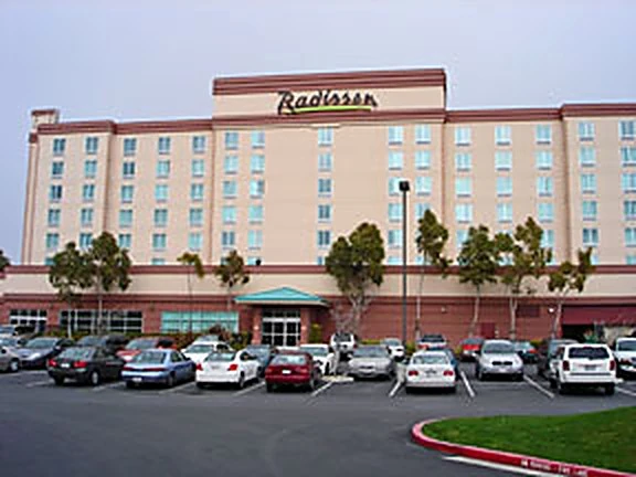 Radisson Sierra Point hotel exterior