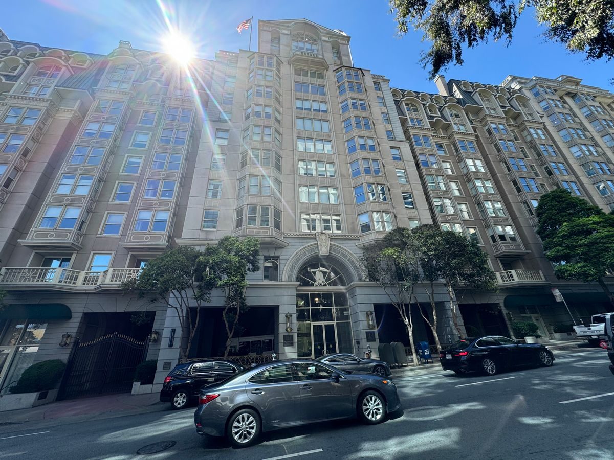 San Francisco Towers, a continuing care retirement community on Pine Street